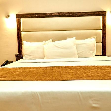 Mayfair Hotel Maitama Абуджа Екстериор снимка
