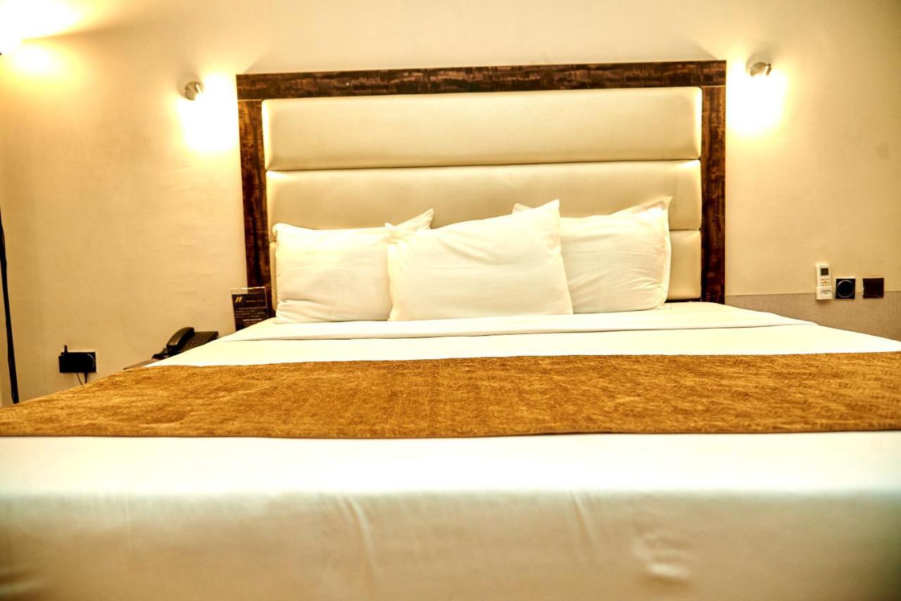 Mayfair Hotel Maitama Абуджа Екстериор снимка