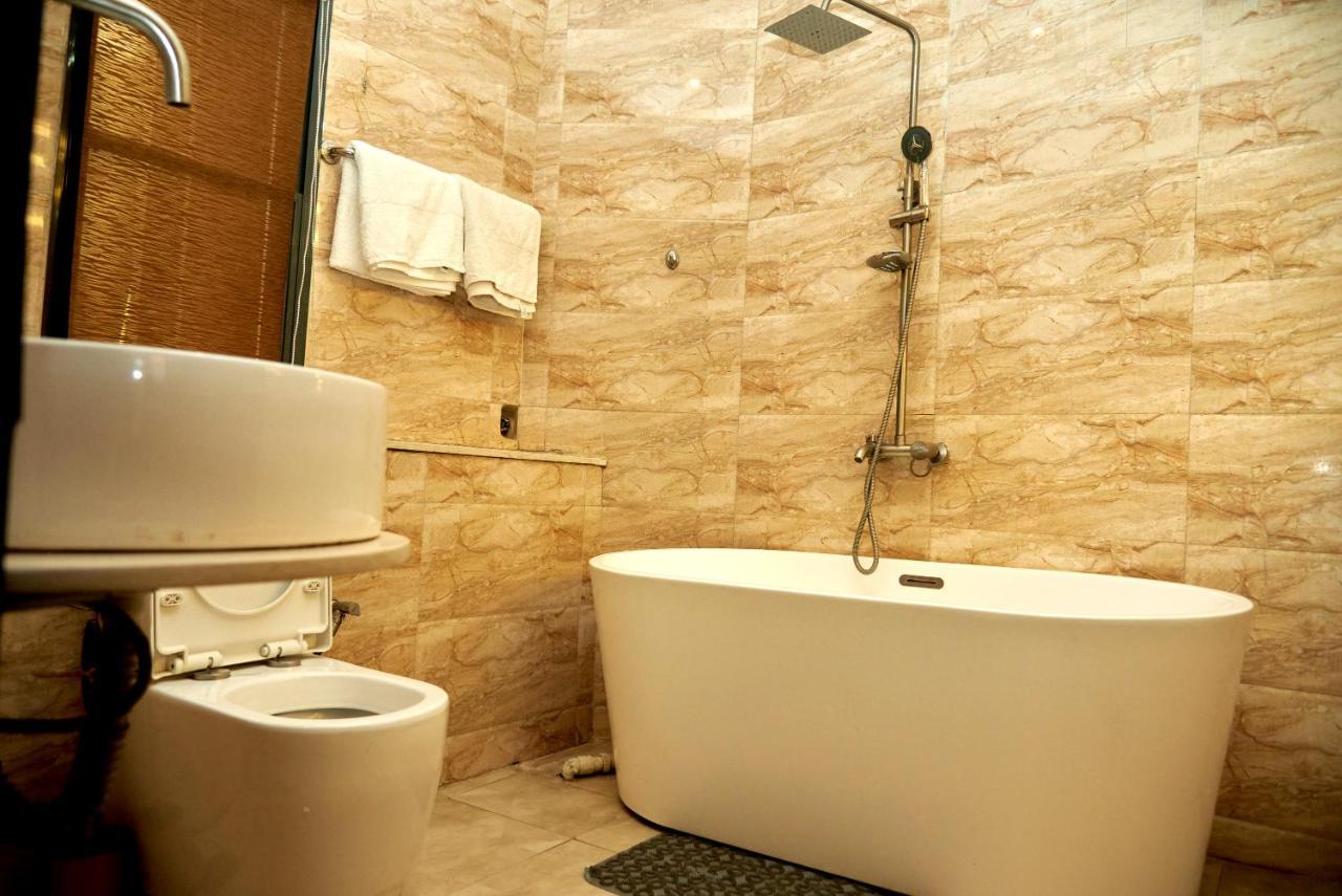 Mayfair Hotel Maitama Абуджа Екстериор снимка