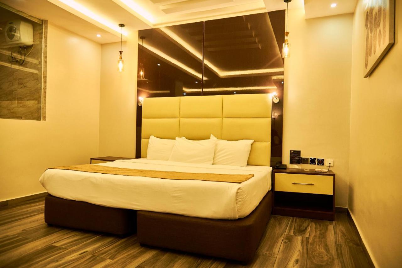 Mayfair Hotel Maitama Абуджа Екстериор снимка