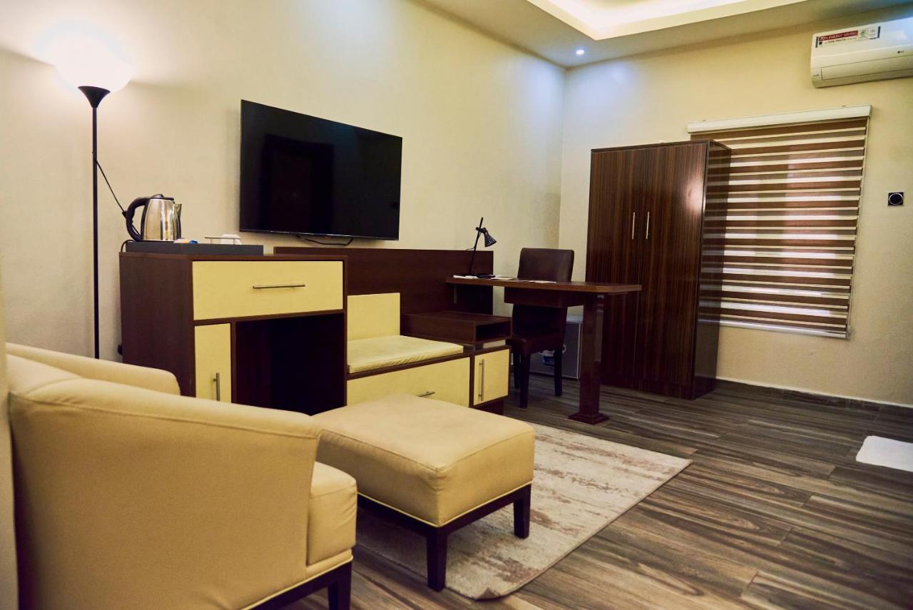 Mayfair Hotel Maitama Абуджа Екстериор снимка