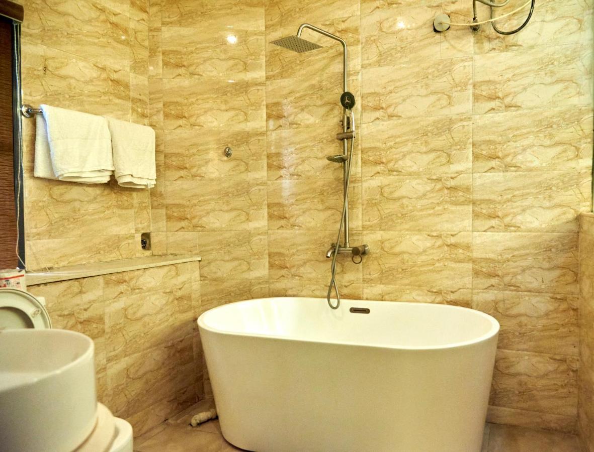 Mayfair Hotel Maitama Абуджа Екстериор снимка