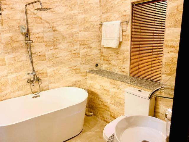 Mayfair Hotel Maitama Абуджа Екстериор снимка