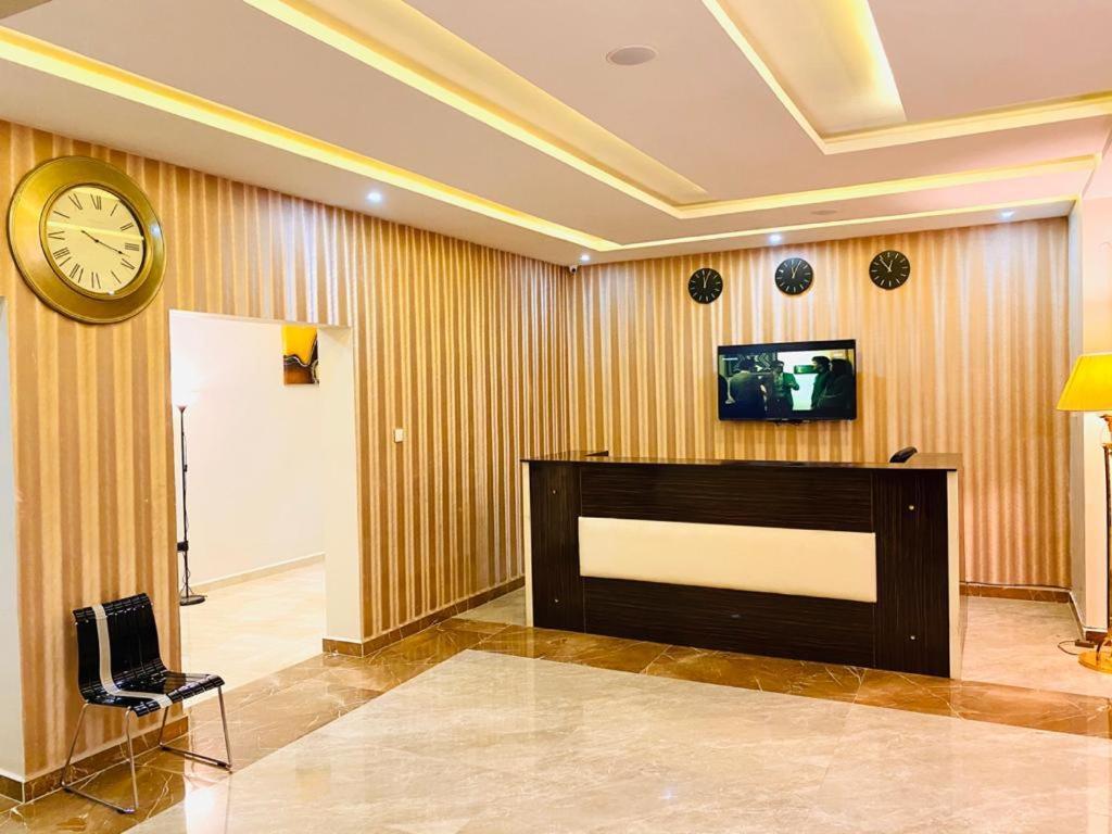 Mayfair Hotel Maitama Абуджа Екстериор снимка