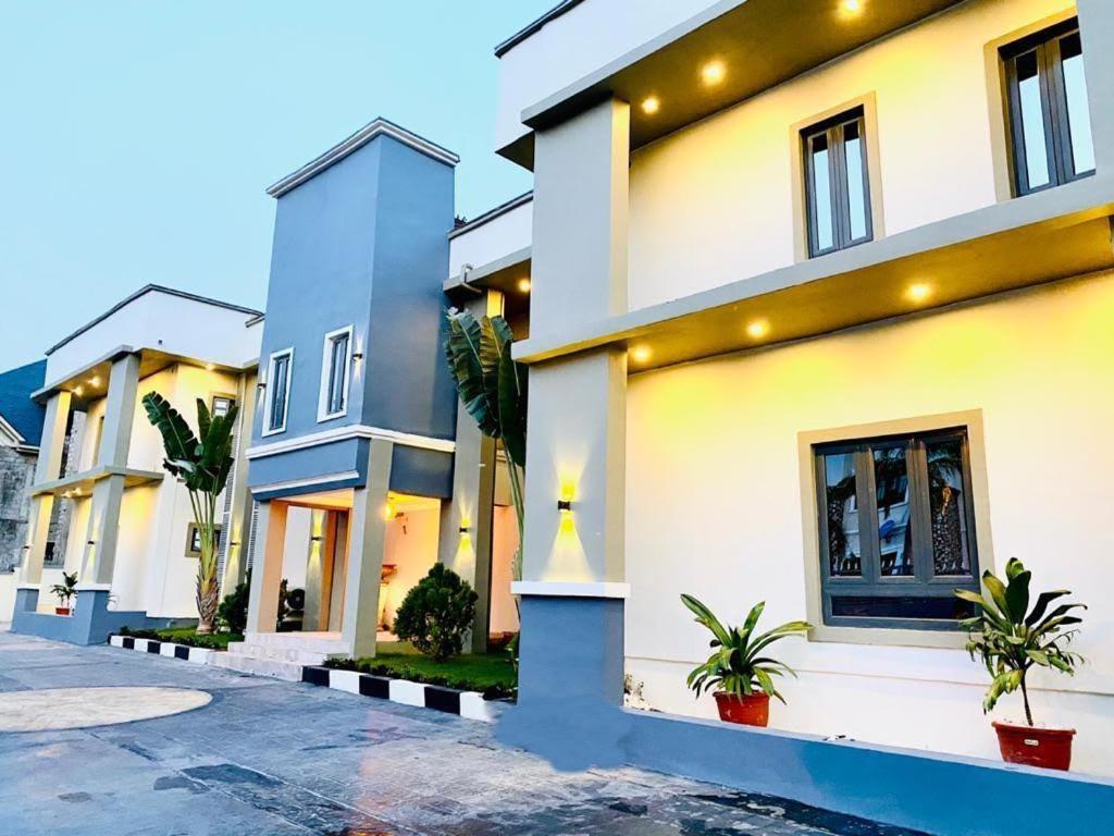 Mayfair Hotel Maitama Абуджа Екстериор снимка